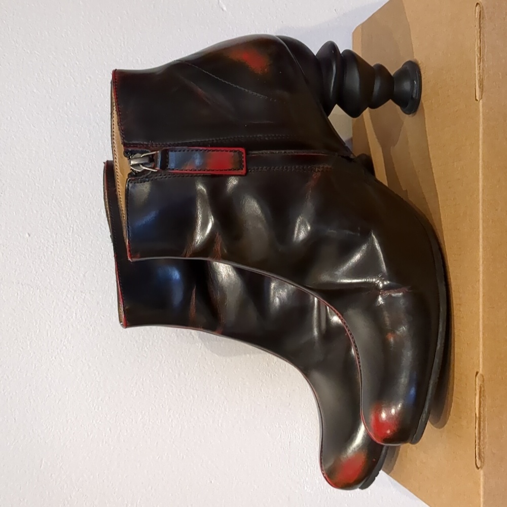 Rare John Fluevog Nuumite Black & Red boots w/ Powerhouse heel W9.5 - Picture 2 of 6